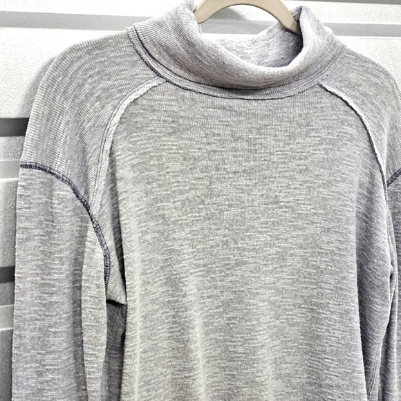 Free People Split Back Heathered Turtleneck Tunic Top - Picture 4 of 10